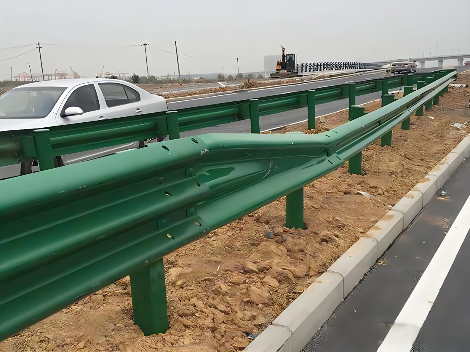 泰安高速波形护栏板日常维护方案确保道路安全新举措