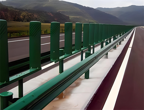 泰安三波护栏板在高速公路的应用
